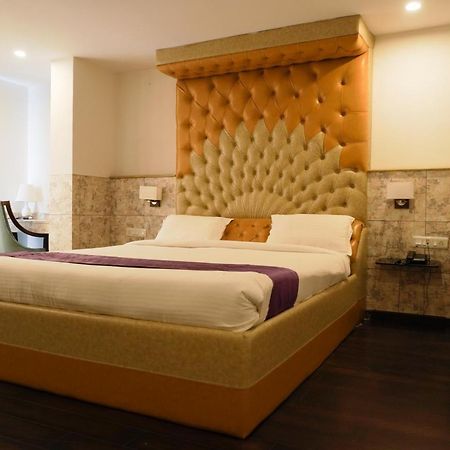 Golden Lotus Hotel Хайдарабад Экстерьер фото